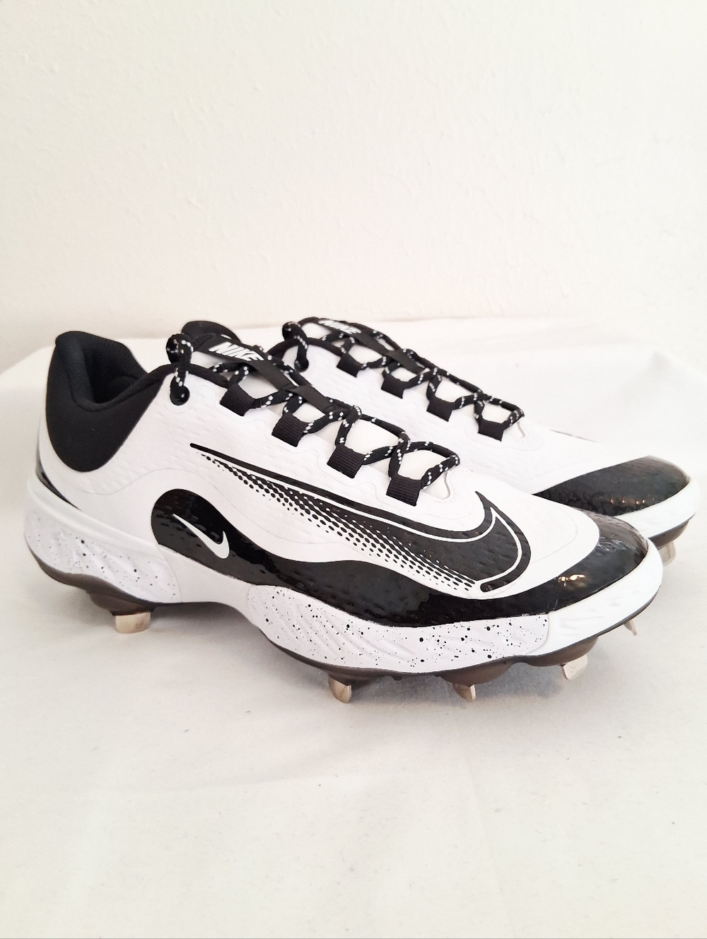 Nike Alpha Huarache Elite 4 Low Black White Metal Baseball Cleats